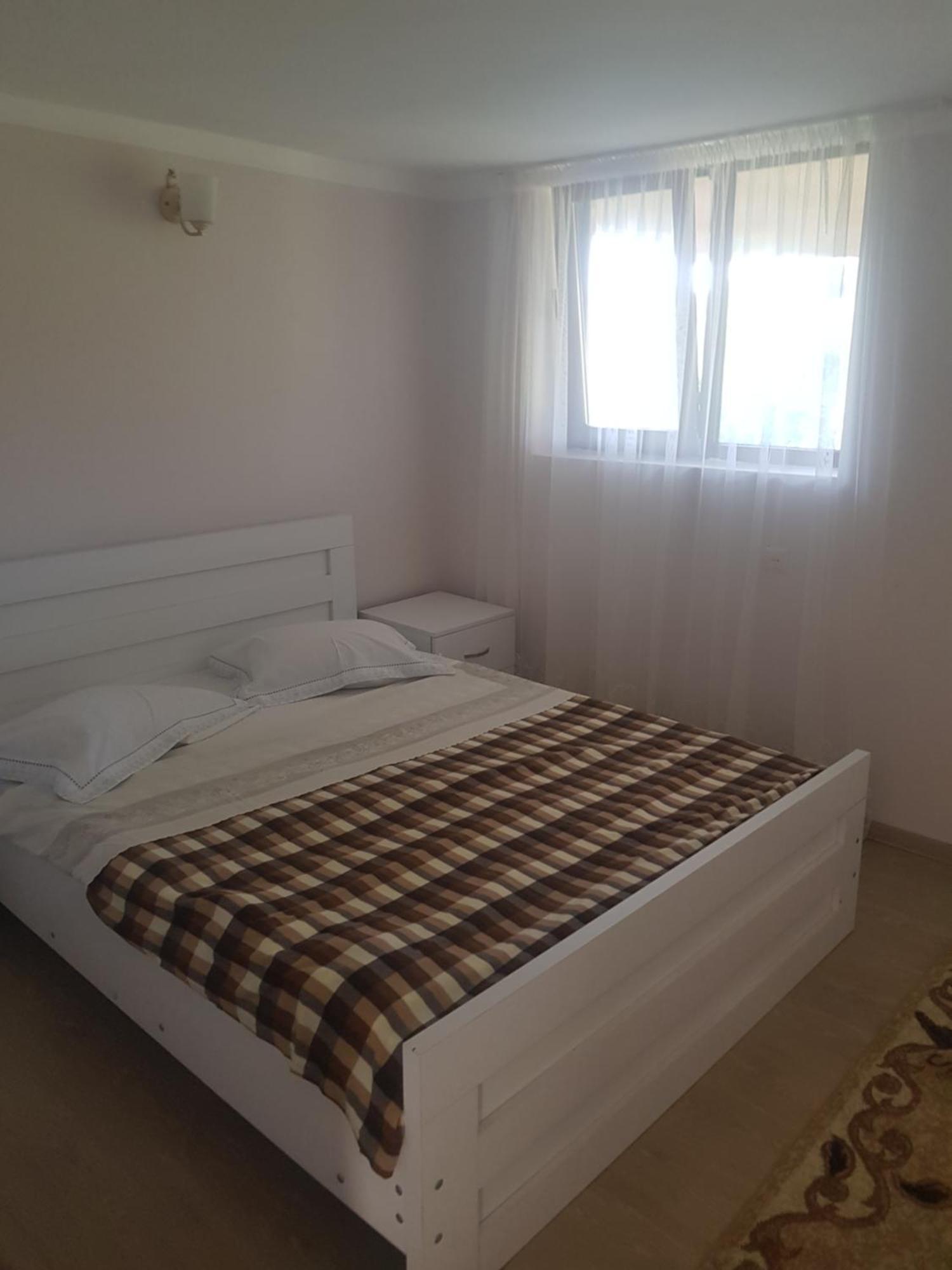 Hotel Shaumiani Kutaisi Eksteriør billede